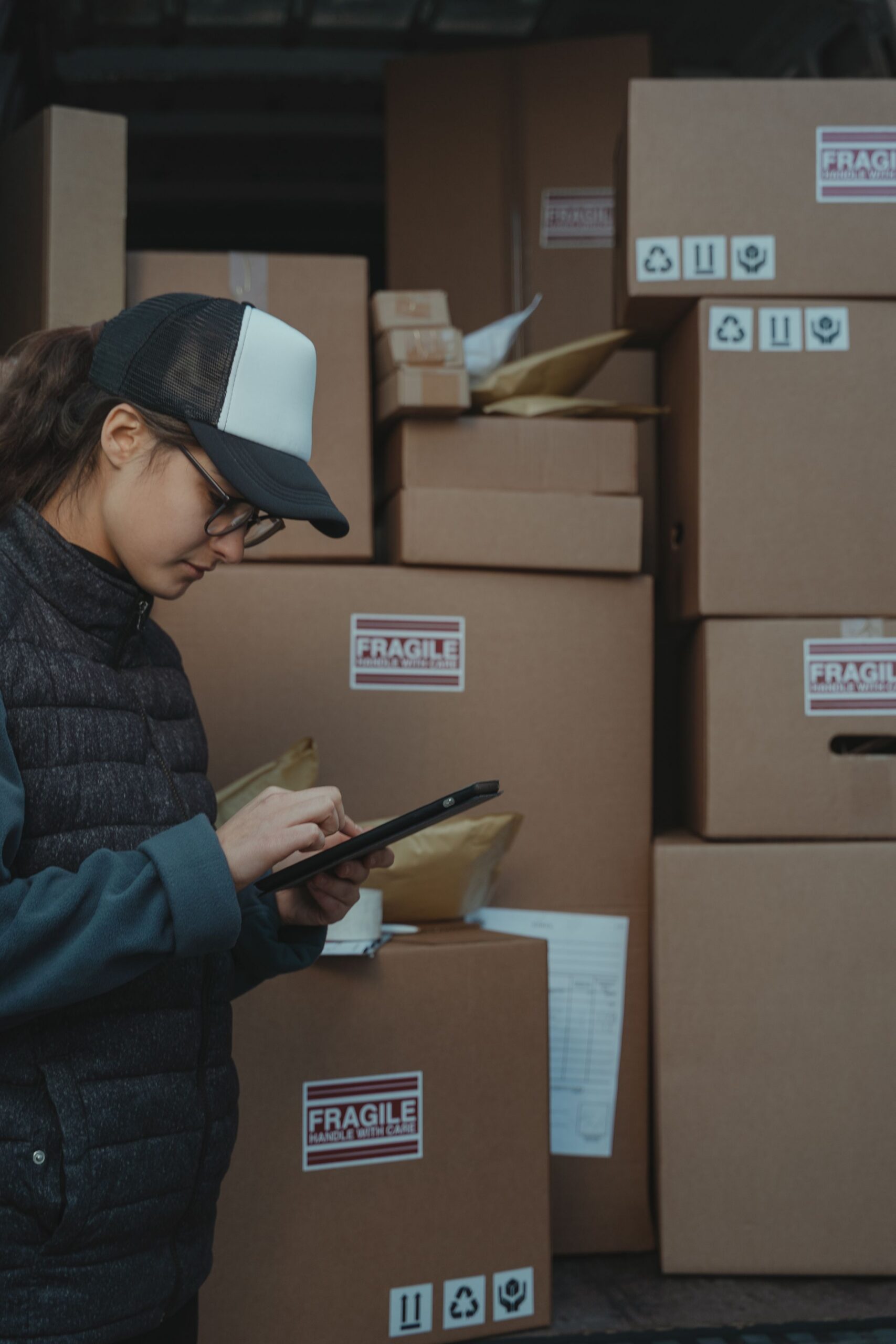 Warehouse stock check using a tablet
